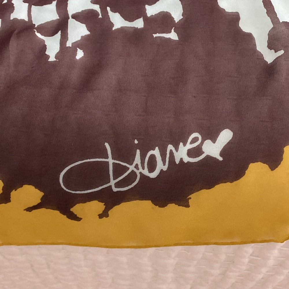 Diane Von Furstenberg scarf/wrap - Picture 10 of 15